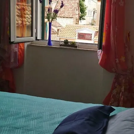 Ana