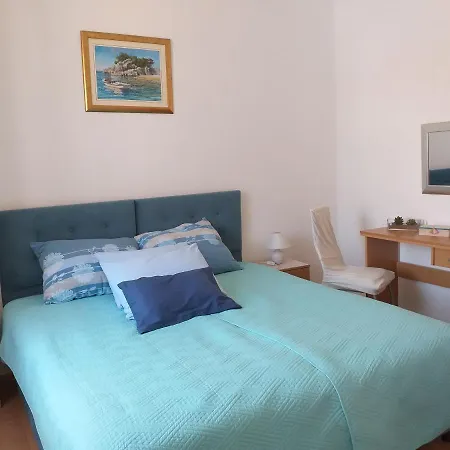 Apartment Ana *